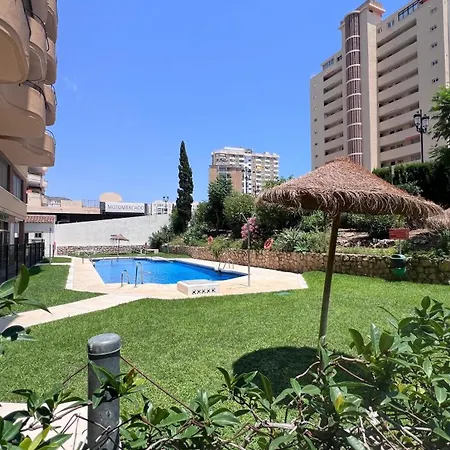 Bright Flat 1 Min From With Parking *