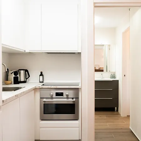 Bright Flat 1 Min From With Parking Lägenhet *